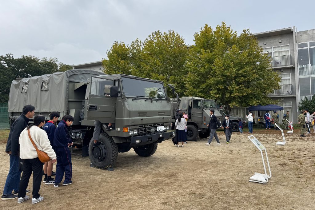 %e8%87%aa%e8%a1%9b%e9%9a%8a%e8%bb%8a%e4%b8%a1%e3%81%ae%e5%b1%95%e7%a4%bal